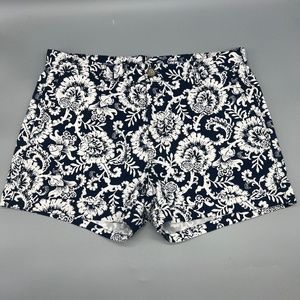 Gap Khakis shorts...size 6 cuffed hem with pockets.